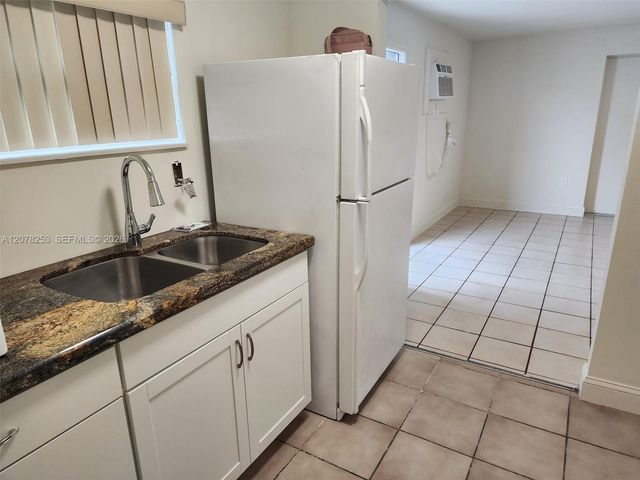 120 NW 18th Avenue, Miami, FL 33125