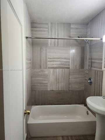 120 NW 18th Avenue, Miami, FL 33125