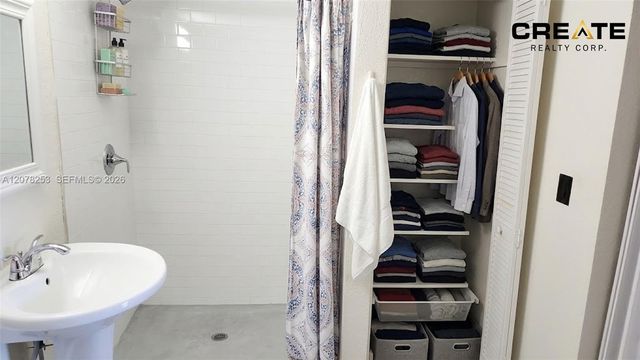 120 NW 18th Avenue, Miami, FL 33125