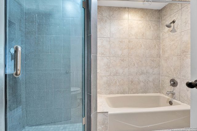 7930 Roanoke Run Apt 106, San Antonio, TX 78240