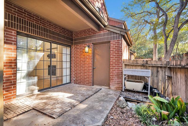 7930 Roanoke Run Apt 106, San Antonio, TX 78240