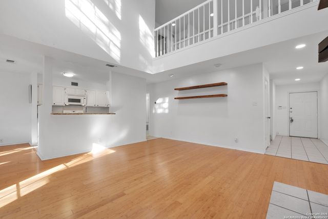 7930 Roanoke Run Apt 106, San Antonio, TX 78240