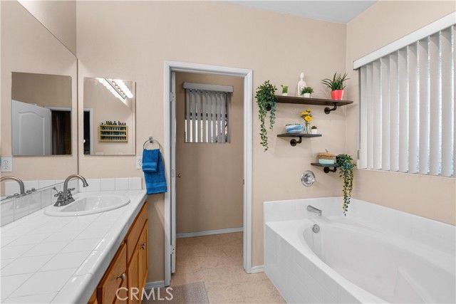 124 Lighthouse Ct., San Jacinto, CA 92583