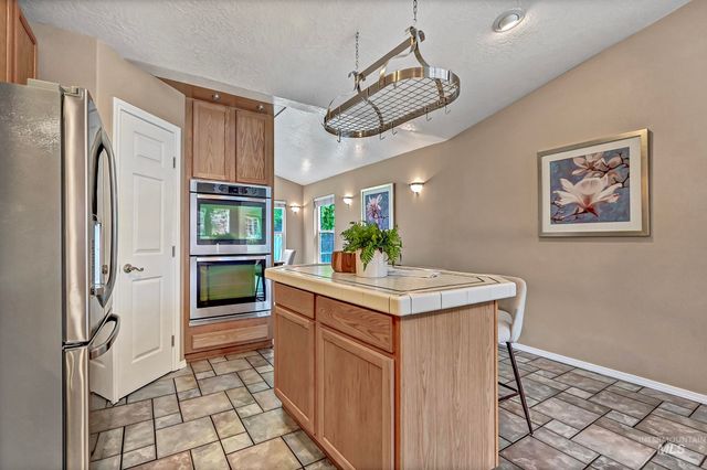 2688 W Forecast St, Meridian, ID 83642