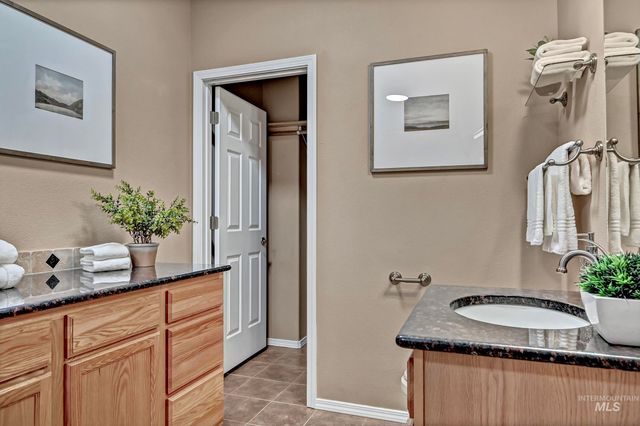 2688 W Forecast St, Meridian, ID 83642