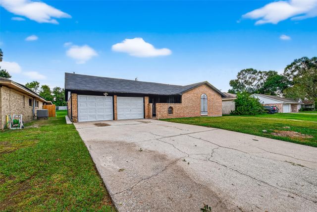 1303 Bayou Drive, Alvin, TX 77511