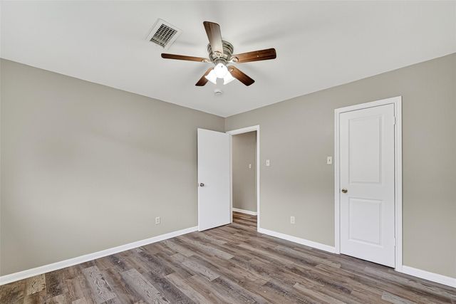 1303 Bayou Drive, Alvin, TX 77511