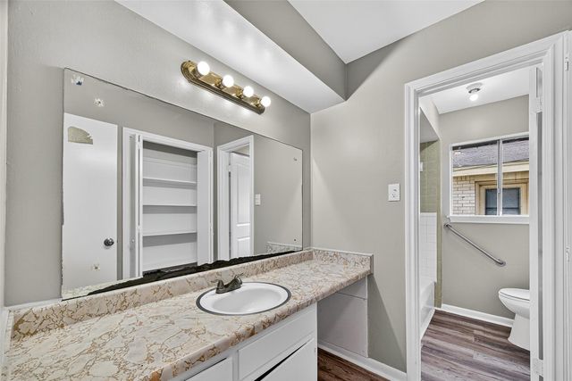 1303 Bayou Drive, Alvin, TX 77511
