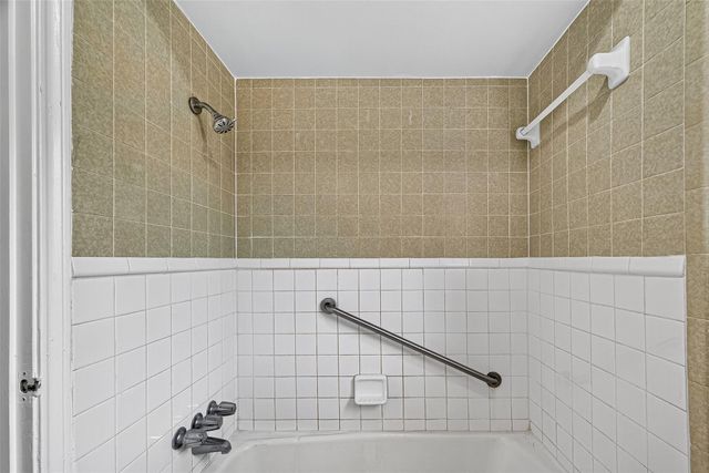1303 Bayou Drive, Alvin, TX 77511