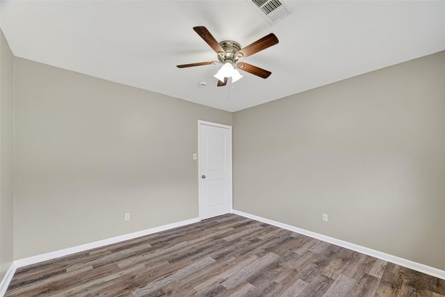 1303 Bayou Drive, Alvin, TX 77511