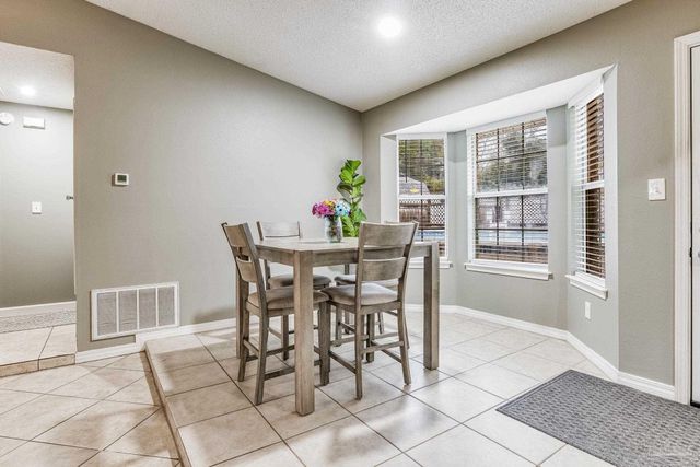 6716 Greenwell St, Pensacola, FL 32526