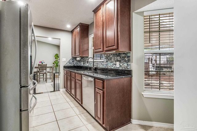 6716 Greenwell St, Pensacola, FL 32526