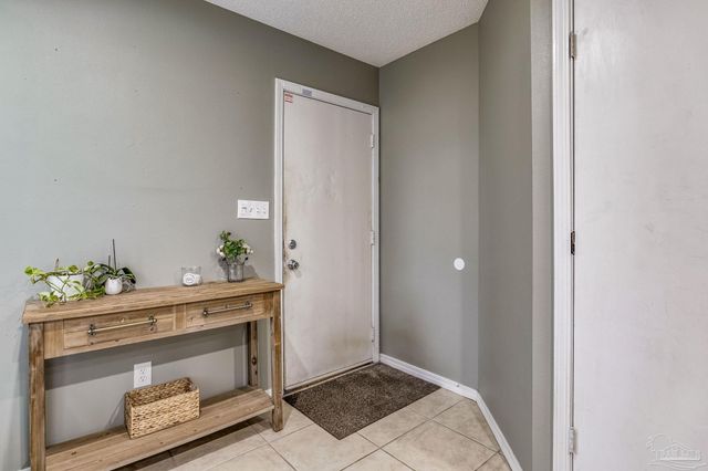 6716 Greenwell St, Pensacola, FL 32526