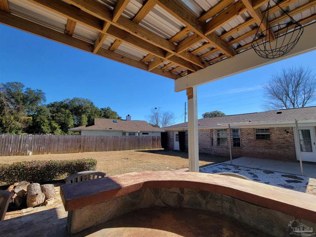 6716 Greenwell St, Pensacola, FL 32526