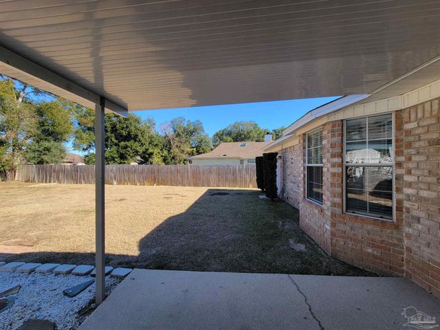 6716 Greenwell St, Pensacola, FL 32526