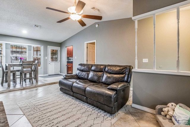 6716 Greenwell St, Pensacola, FL 32526