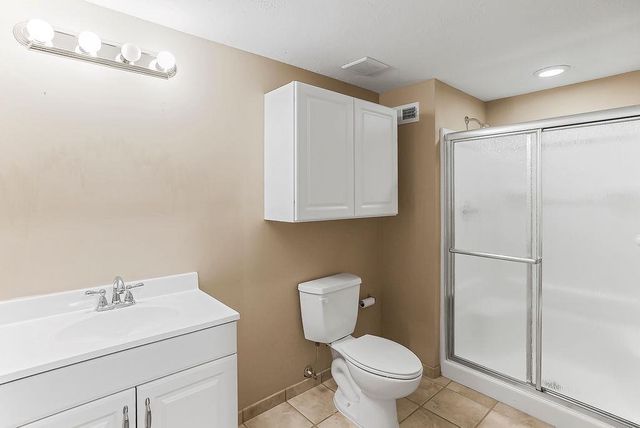 9622 Falcon Valley Drive, Lenexa, KS 66220