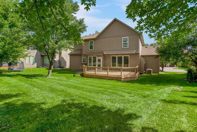 9622 Falcon Valley Drive, Lenexa, KS 66220