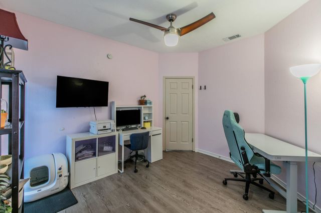 1005 N Lbj DR B2, San Marcos, TX 78666
