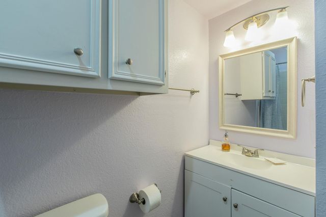 1005 N Lbj DR B2, San Marcos, TX 78666