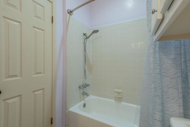 1005 N Lbj DR B2, San Marcos, TX 78666