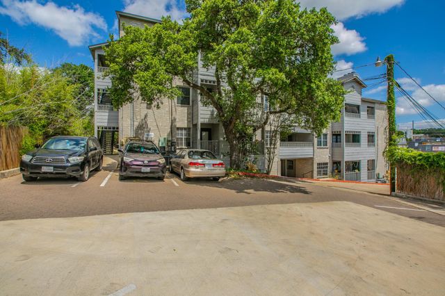 1005 N Lbj DR B2, San Marcos, TX 78666