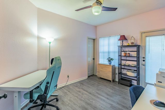 1005 N Lbj DR B2, San Marcos, TX 78666