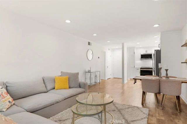 532 N Rossmore Avenue 103, Los Angeles, CA 90004