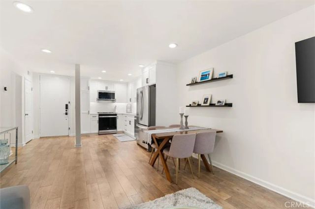 532 N Rossmore Avenue 103, Los Angeles, CA 90004
