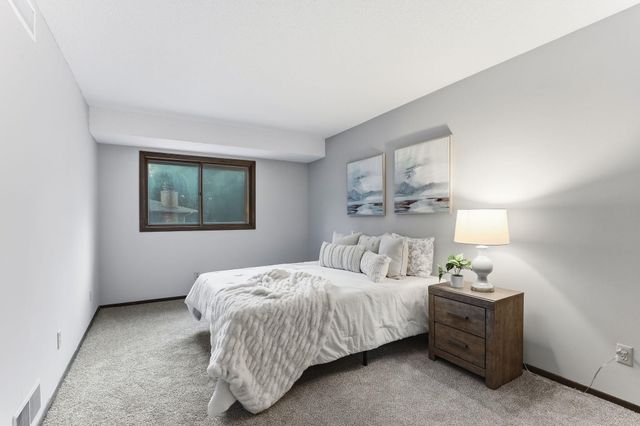 12093 71st Place N, Maple Grove, MN 55369