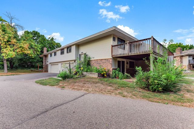12093 71st Place N, Maple Grove, MN 55369