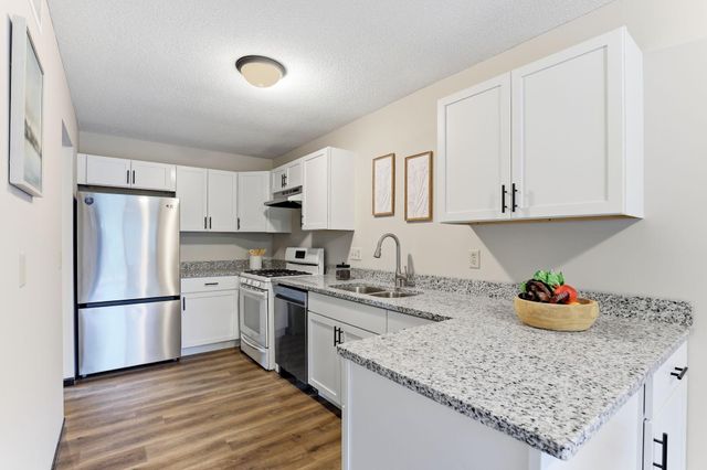 12093 71st Place N, Maple Grove, MN 55369