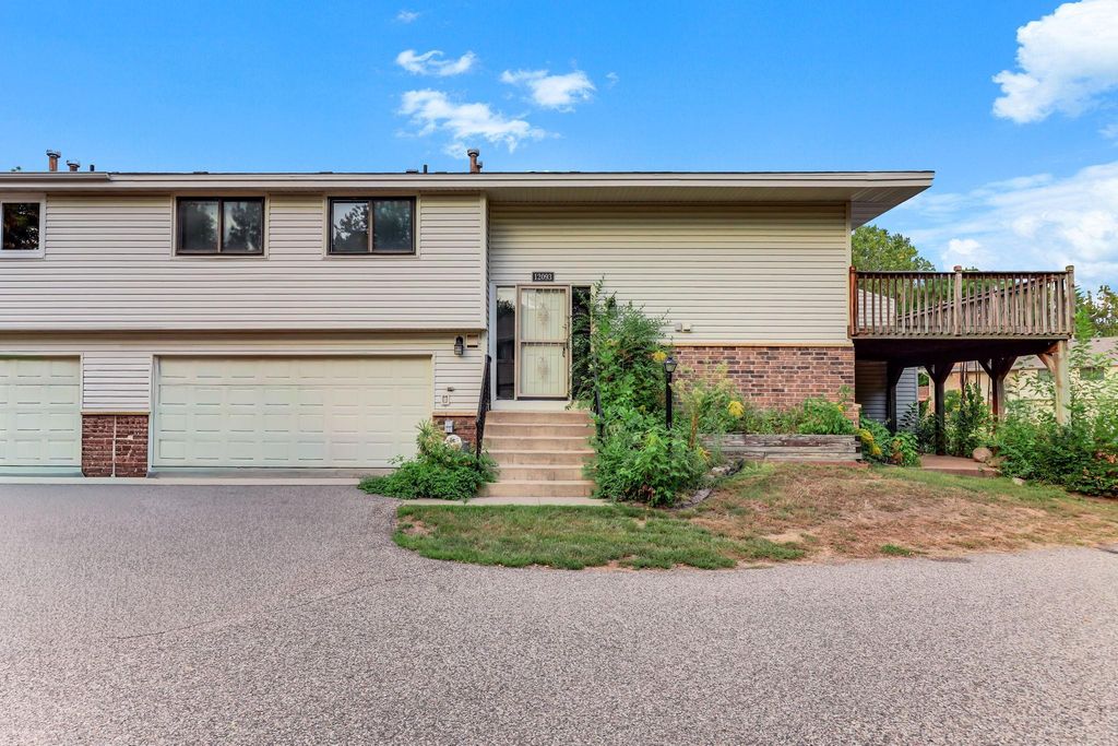 12093 71st Place N, Maple Grove, MN 55369