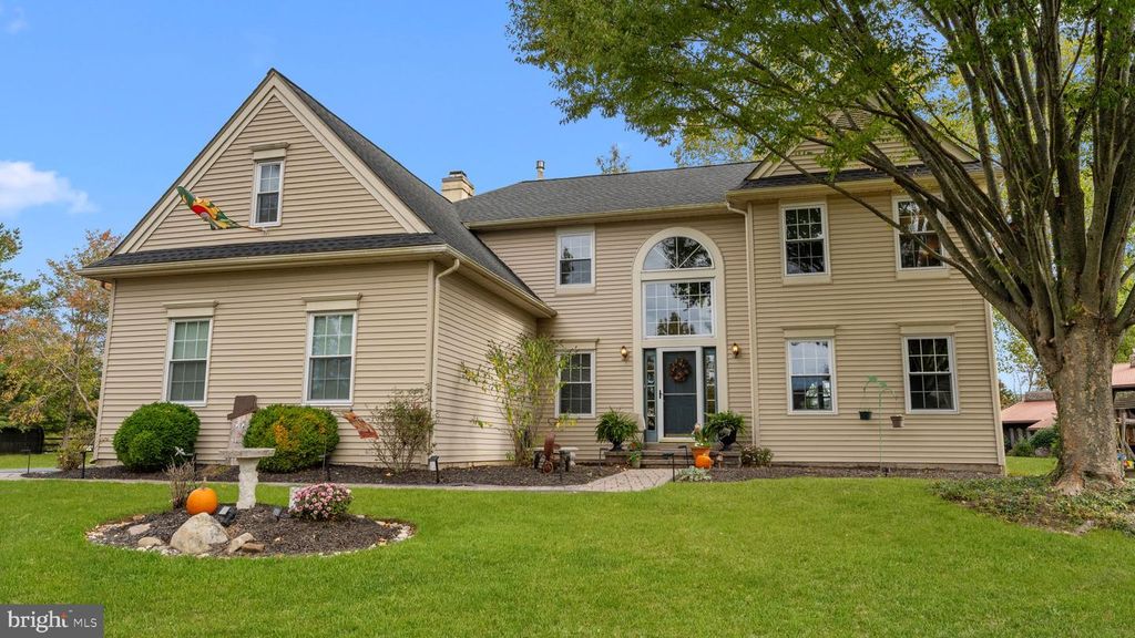 404 SWEETBRIAR CT, Yardley, PA 19067