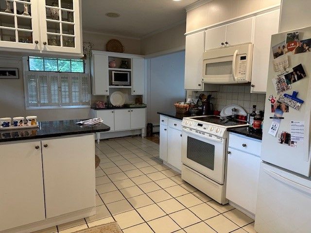 14 Rip Van Winkle Circle Warwick Circle, Warwick, RI 02886