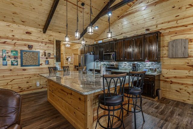 110 Rustic Pine Ridge, Murphy, NC 28906