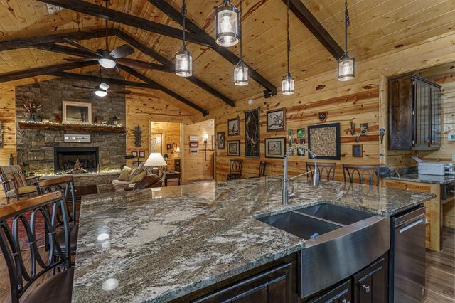 110 Rustic Pine Ridge, Murphy, NC 28906