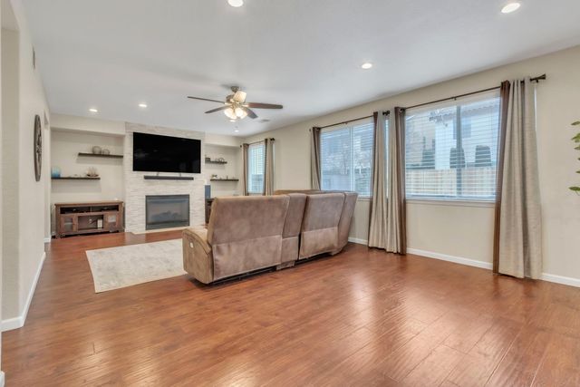 2993 Essie Pl, Modesto, CA 95355