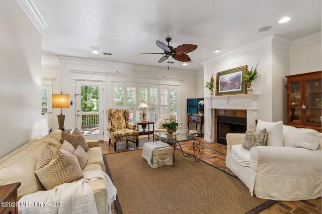 912 Bent Tree Circle, Pass Christian, MS 39571