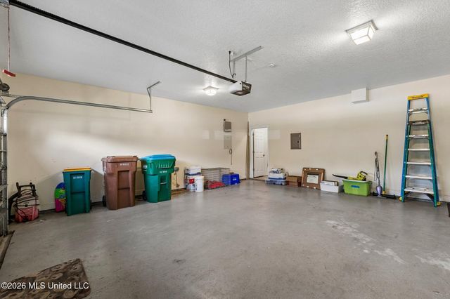 912 Bent Tree Circle, Pass Christian, MS 39571