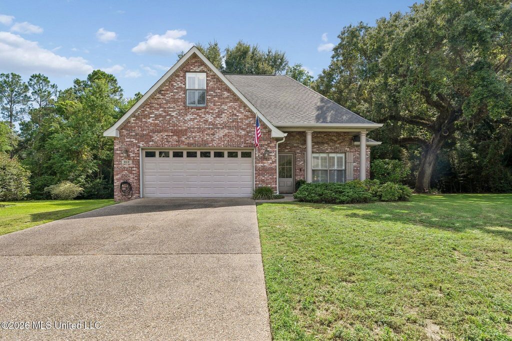 912 Bent Tree Circle, Pass Christian, MS 39571