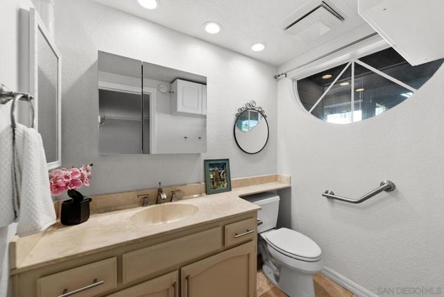 1806 Mckee St A2, San Diego, CA 92110