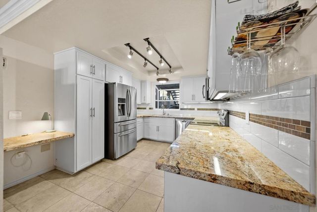 1806 Mckee St A2, San Diego, CA 92110