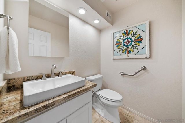 1806 Mckee St A2, San Diego, CA 92110