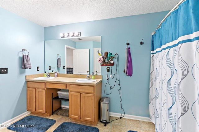 6439 SILK LEAF Lane, Jacksonville, FL 32244