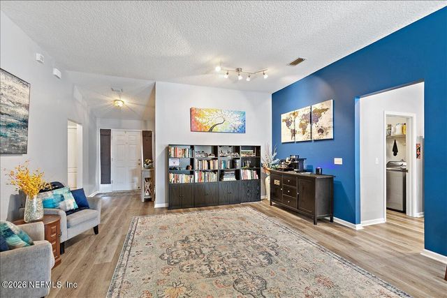 6439 SILK LEAF Lane, Jacksonville, FL 32244