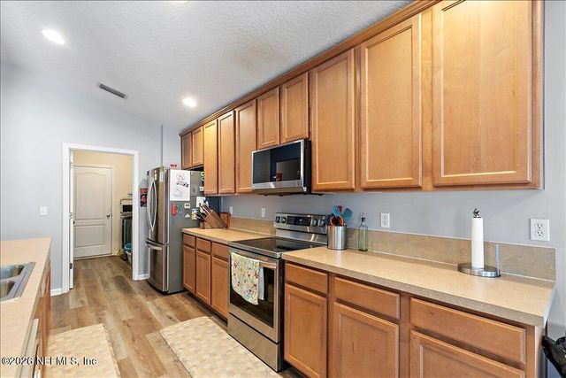 6439 SILK LEAF Lane, Jacksonville, FL 32244