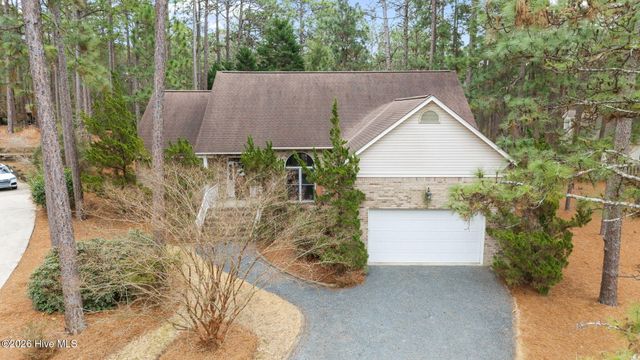 12 Chestnut Court, Pinehurst, NC 28374