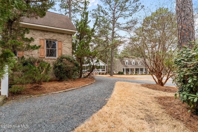 12 Chestnut Court, Pinehurst, NC 28374