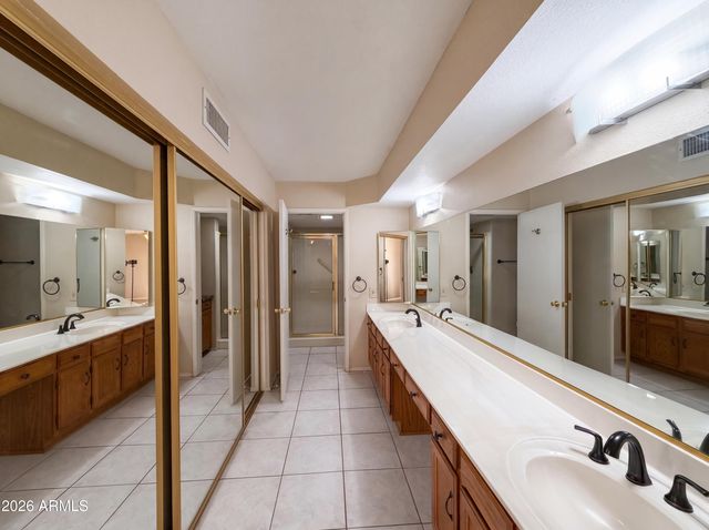 12346 S SHOSHONI Drive, Phoenix, AZ 85044